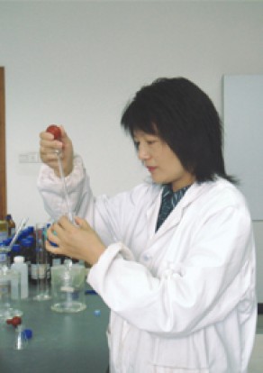 李宁 博士